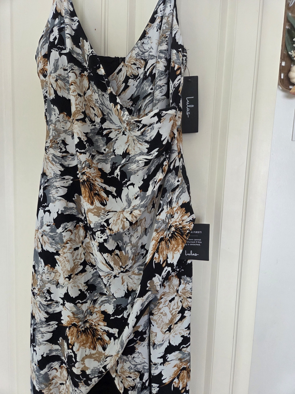 Sleeveless Floral Dress in Black, Gray & Tan